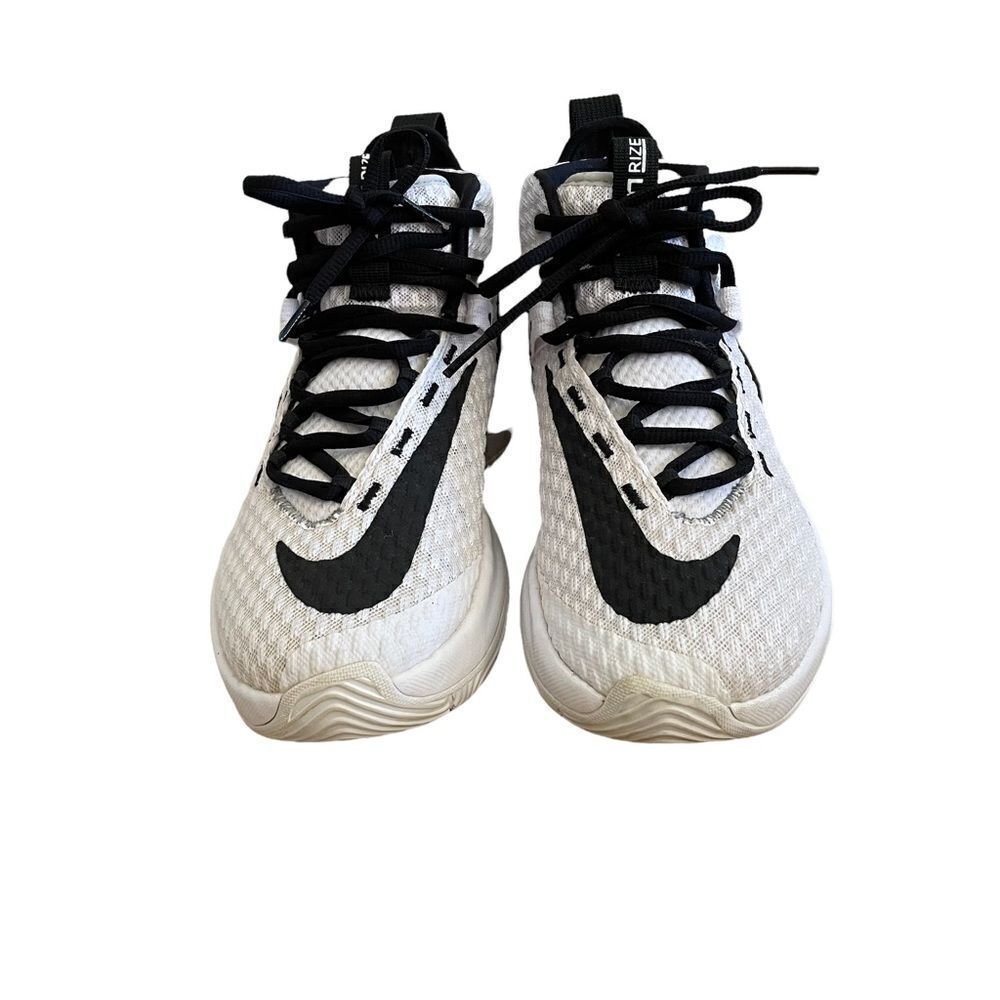 Nike ~ Zoom Rize ~ White and Black ~ size 5.5Y